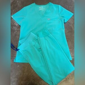 Figs surgical green scrub set size xsmall Catarina too and Zamora joggers